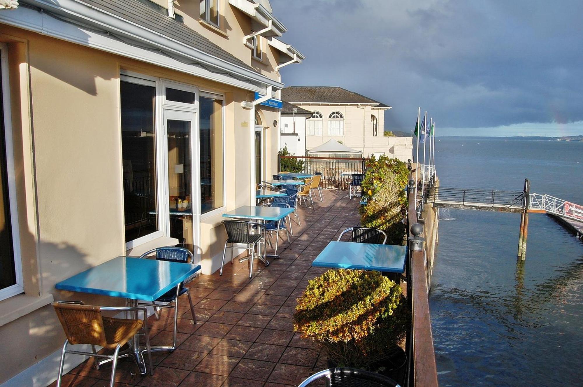 Watersedge Hotel Cobh Ngoại thất bức ảnh