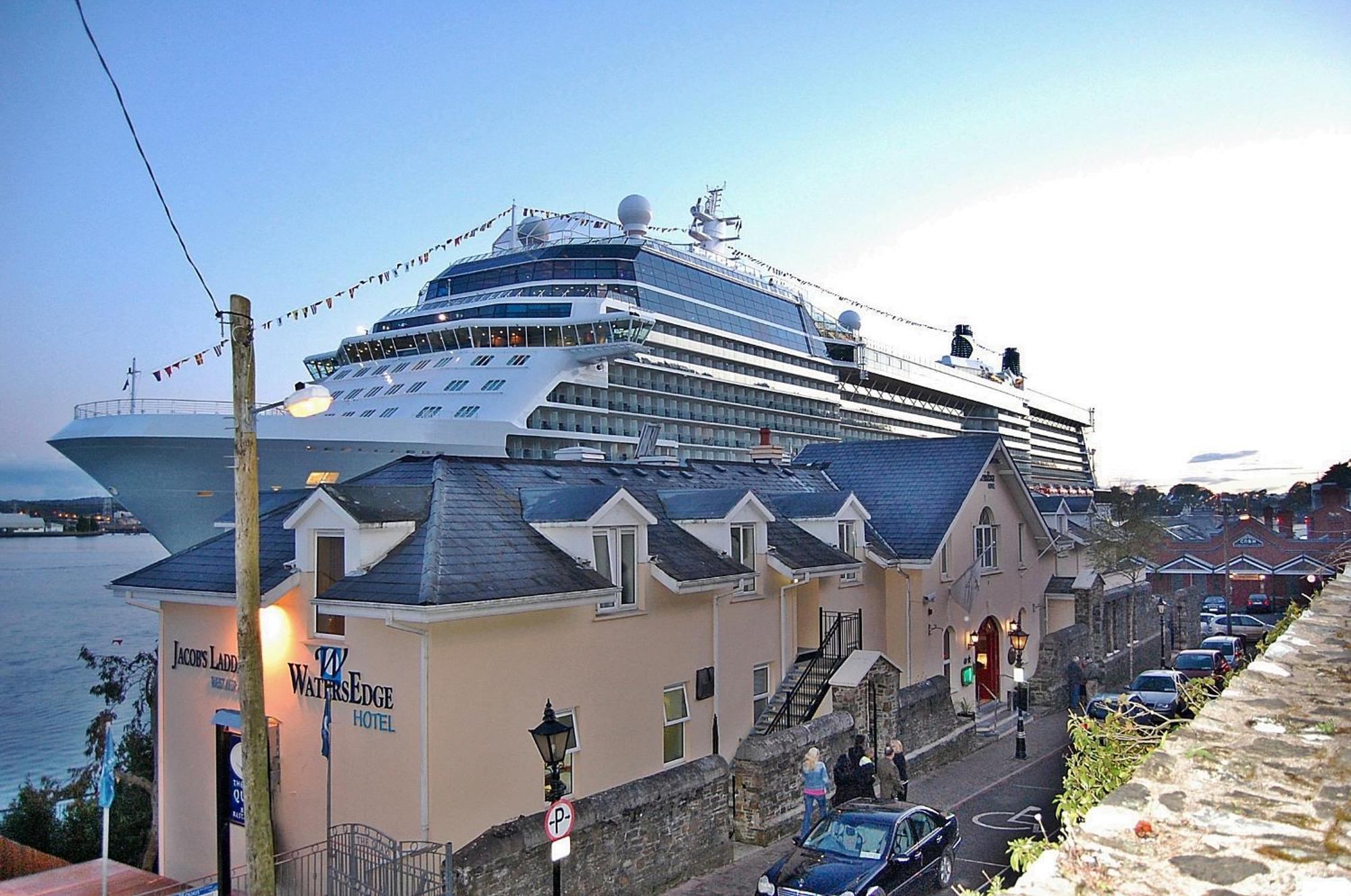 Watersedge Hotel Cobh Ngoại thất bức ảnh