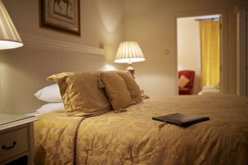 Watersedge Hotel Cobh Ngoại thất bức ảnh