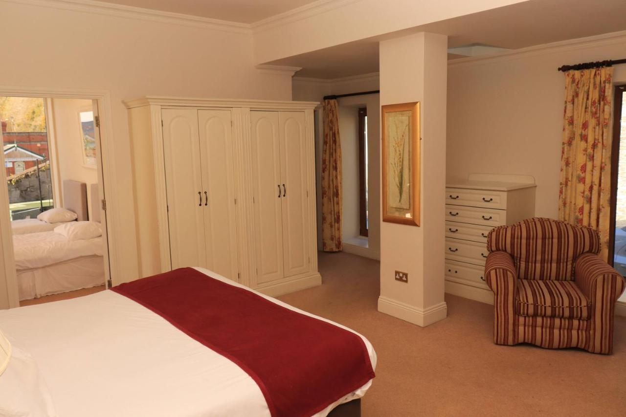 Watersedge Hotel Cobh Ngoại thất bức ảnh